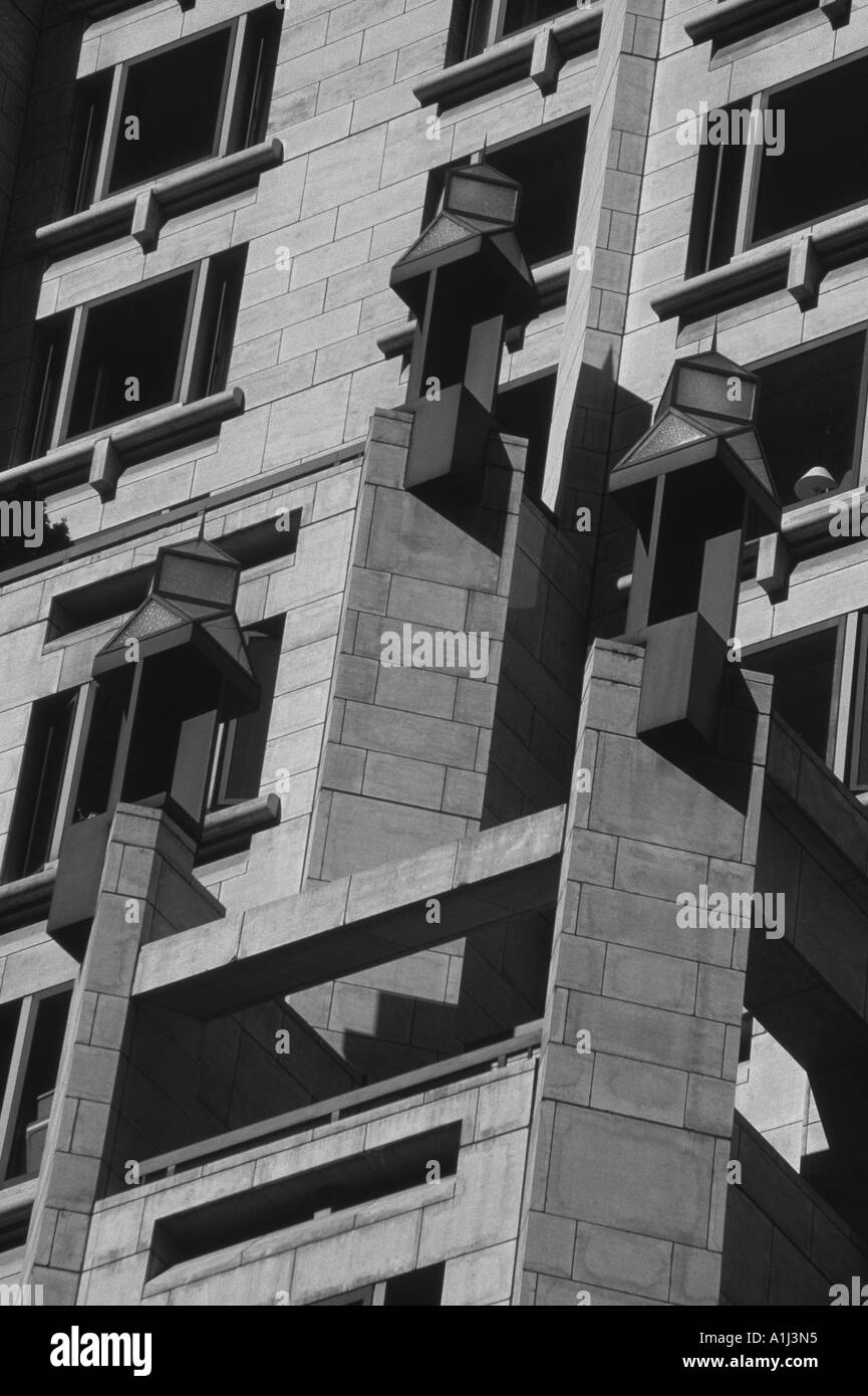Business building architecture Black and White Stock Photos & Images ...
