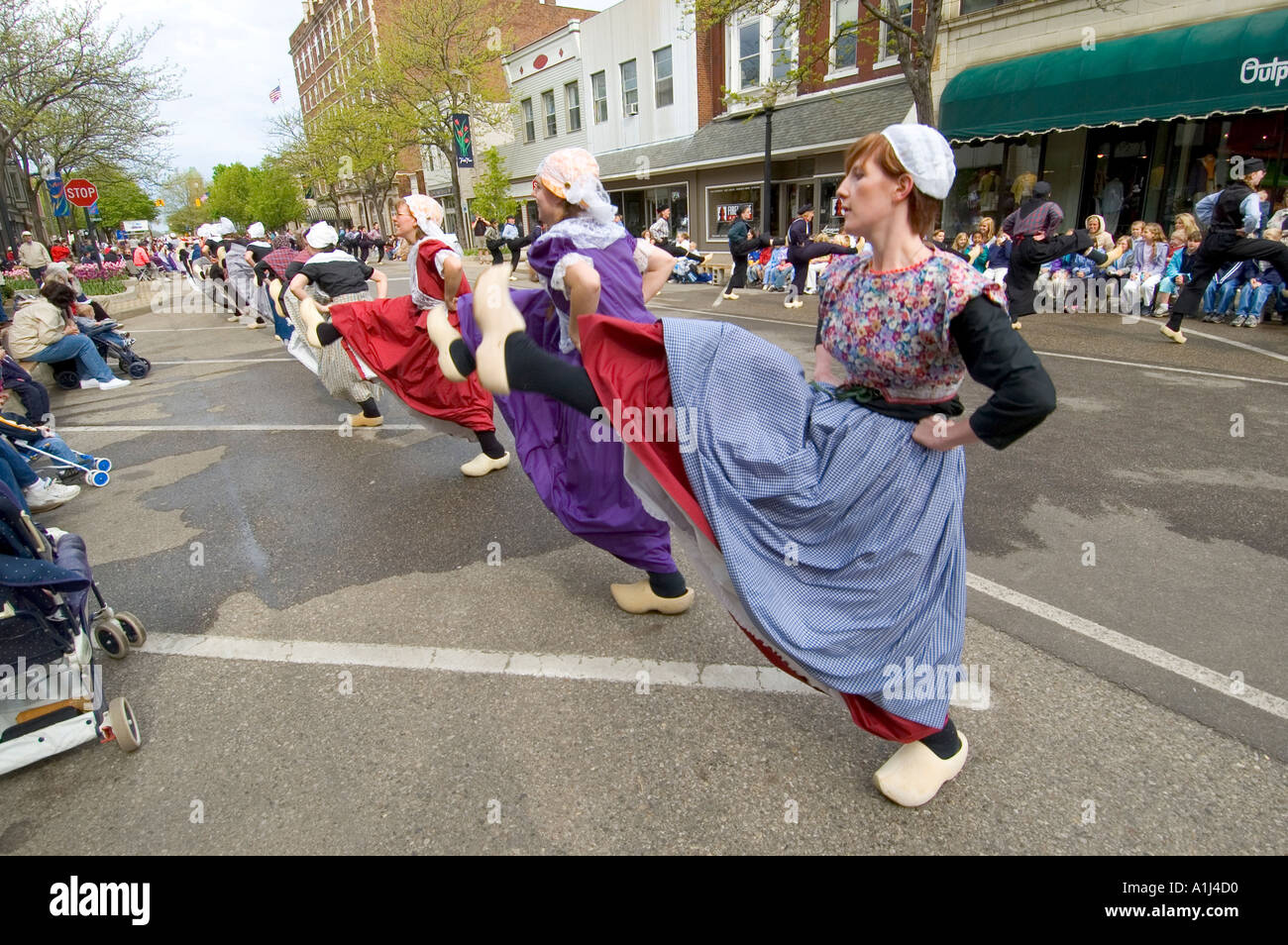 Holland Michigan Tulip Festival Klompen Dancers in the streets downtown Holland Stock - Alamy