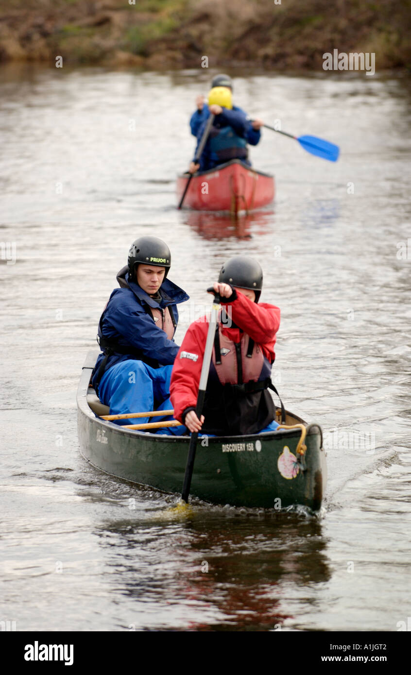 Boys canoeing in in uk hires stock photography and images Alamy