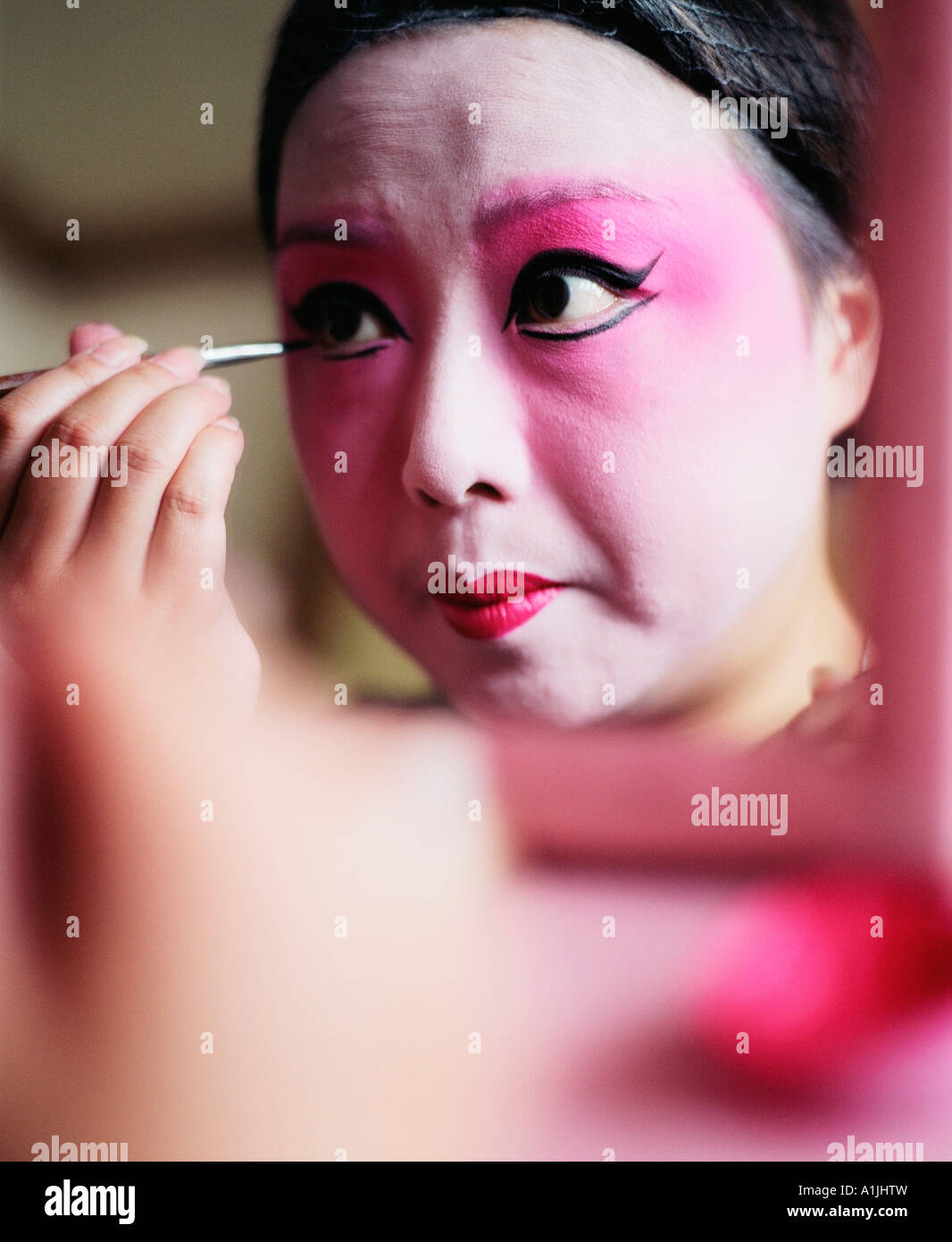 Human eye black eyeliner hi-res stock photography and images - Alamy