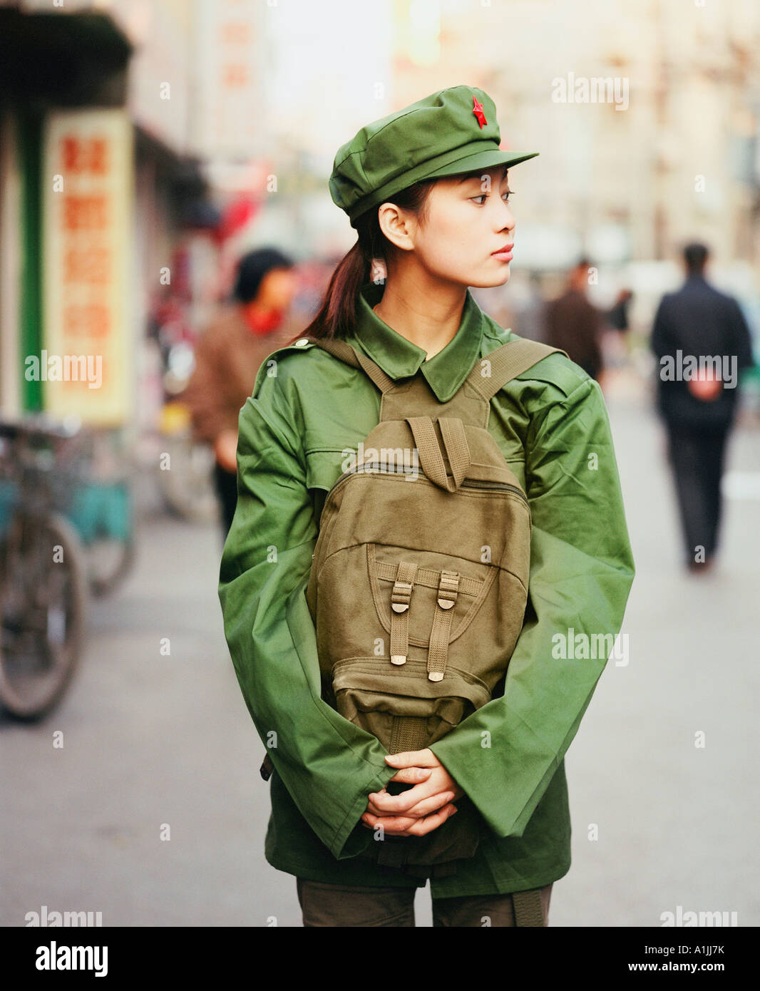 Woman in army hi-res stock photography and images - Alamy