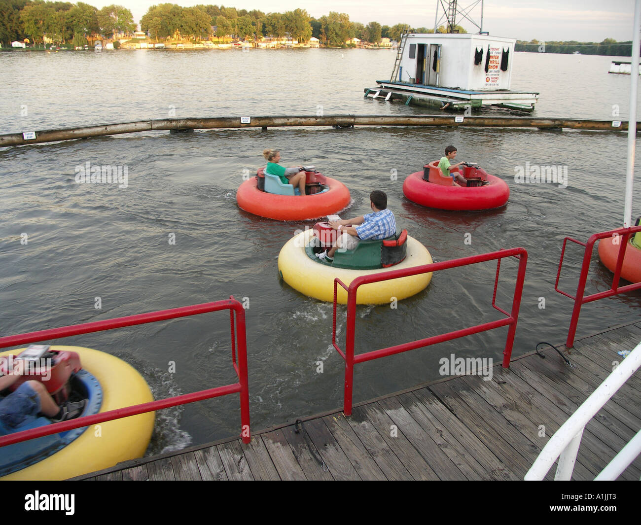 Bumper boats hires stock photography and images Alamy