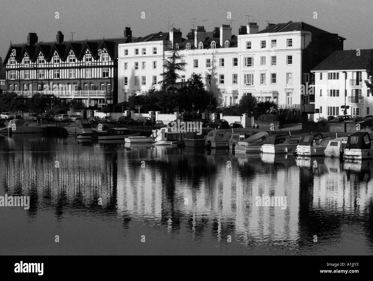 Buildings in Henley on Thames with reflection in the river Stock Photo