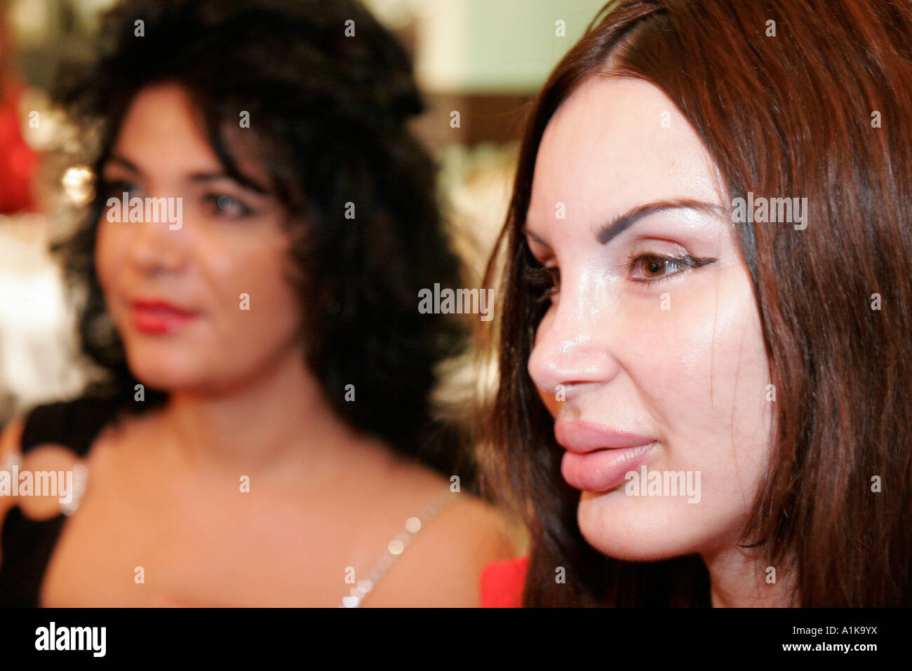 Femme coiffure and spa hires stock photography and images Alamy