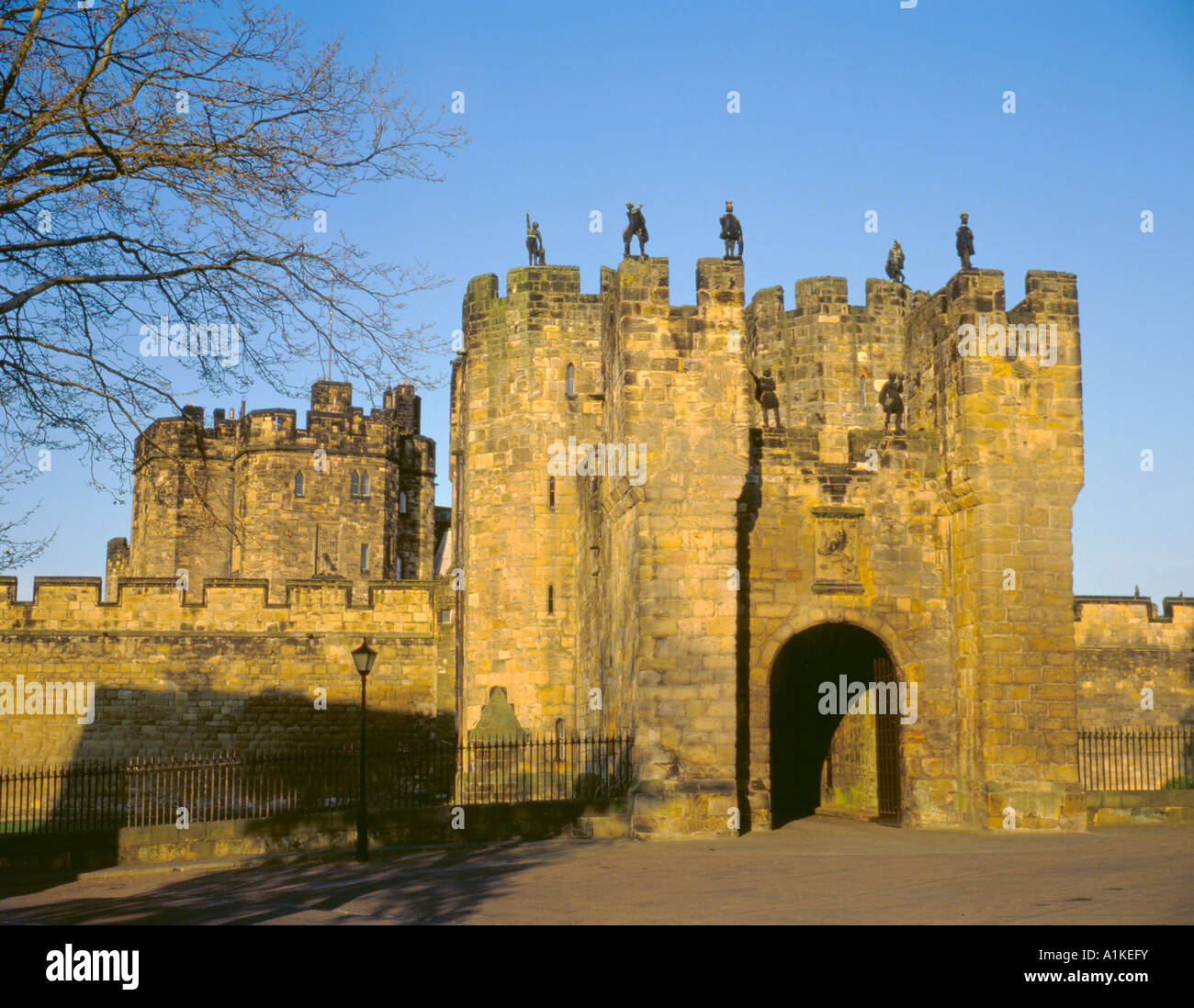 Alnwick castle gatehouse alnwick northumberland hires stock