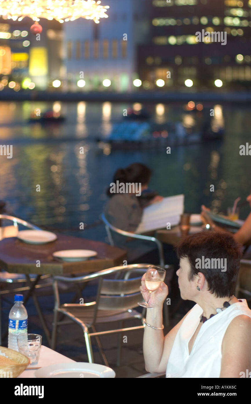 A quiet drink after dinner at Boat Quay in Singapore Stock Photo Alamy