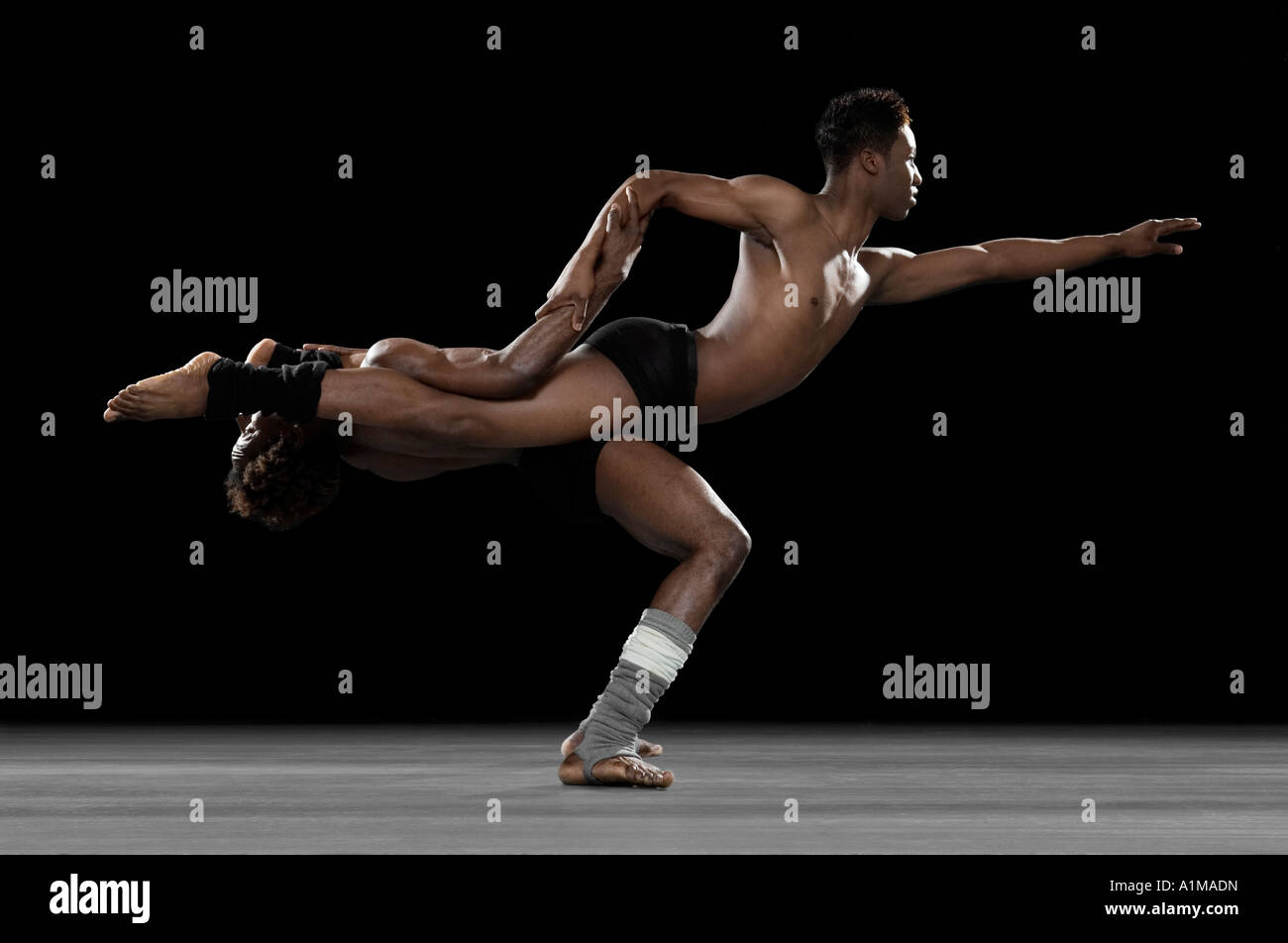 Black male dancers hi-res stock photography and images - Alamy