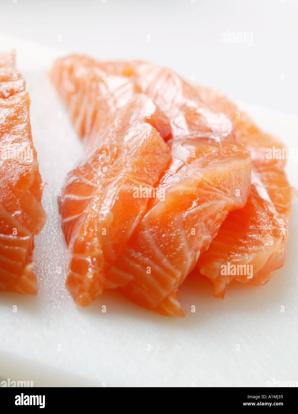 Cutting salmon for sushi 3 Stock Photo - Alamy