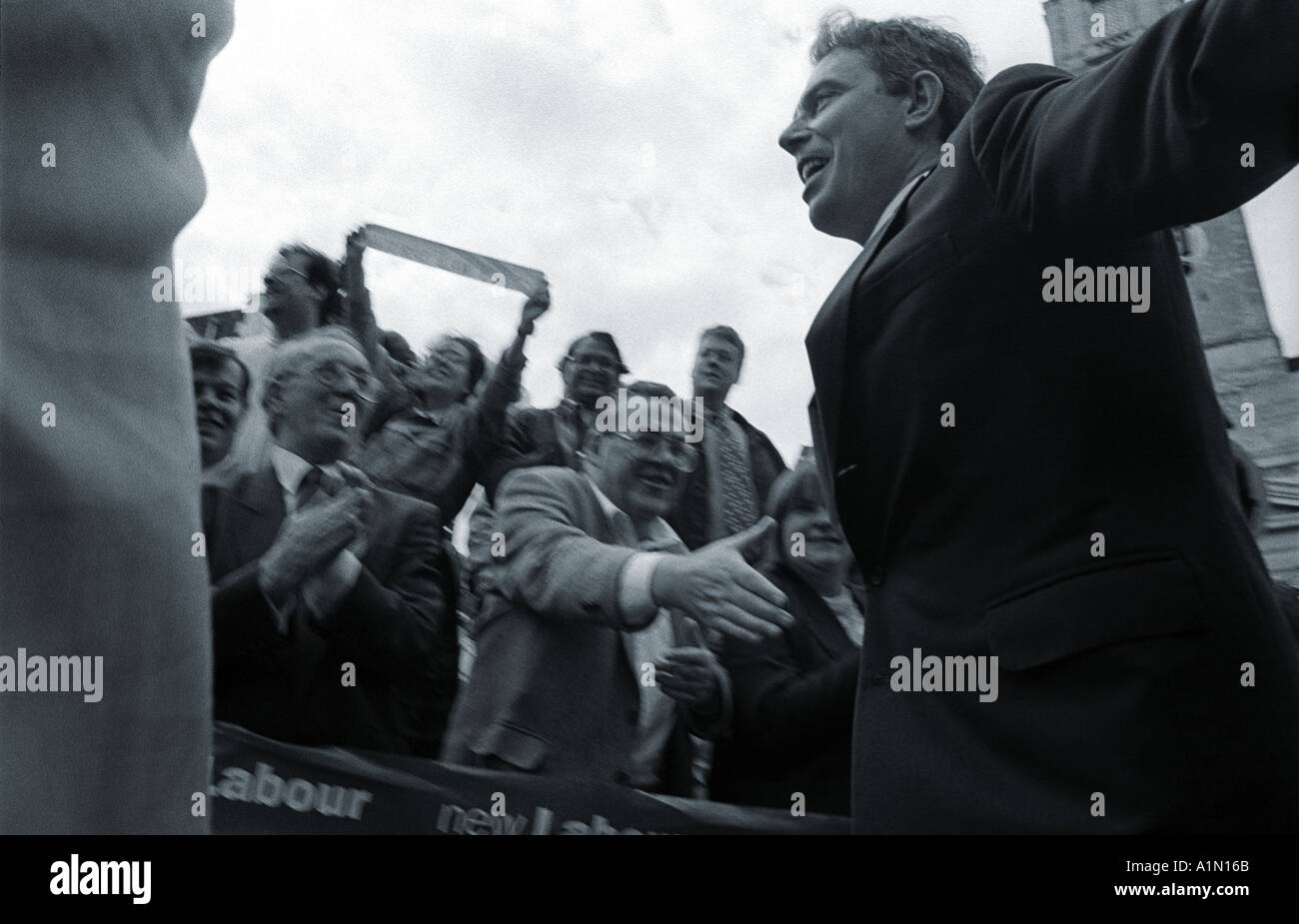 Tony blair 1997 party hi-res stock photography and images - Alamy