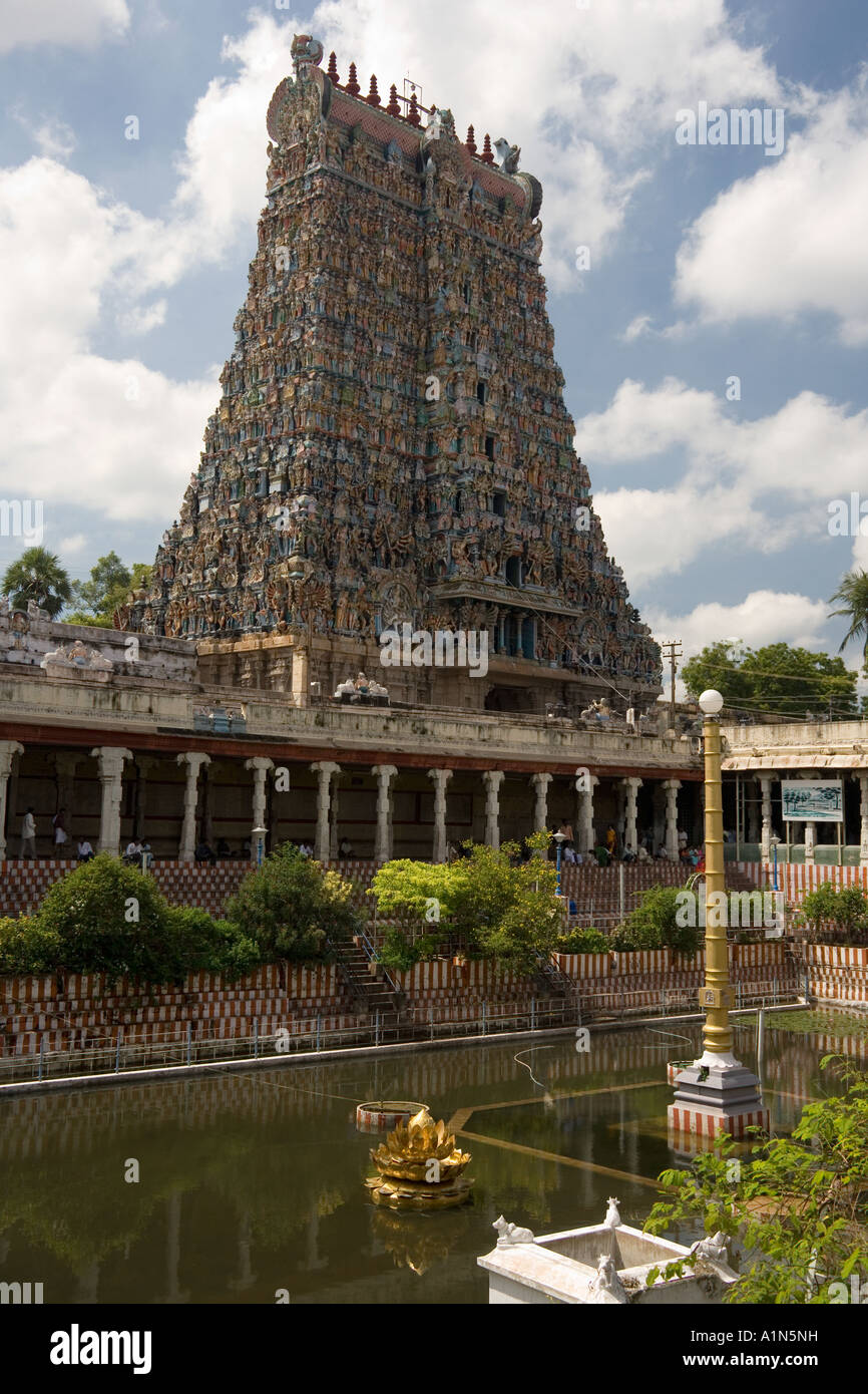 The main gopura of the Minakshi Sundareshvara Temple in Madurai in the