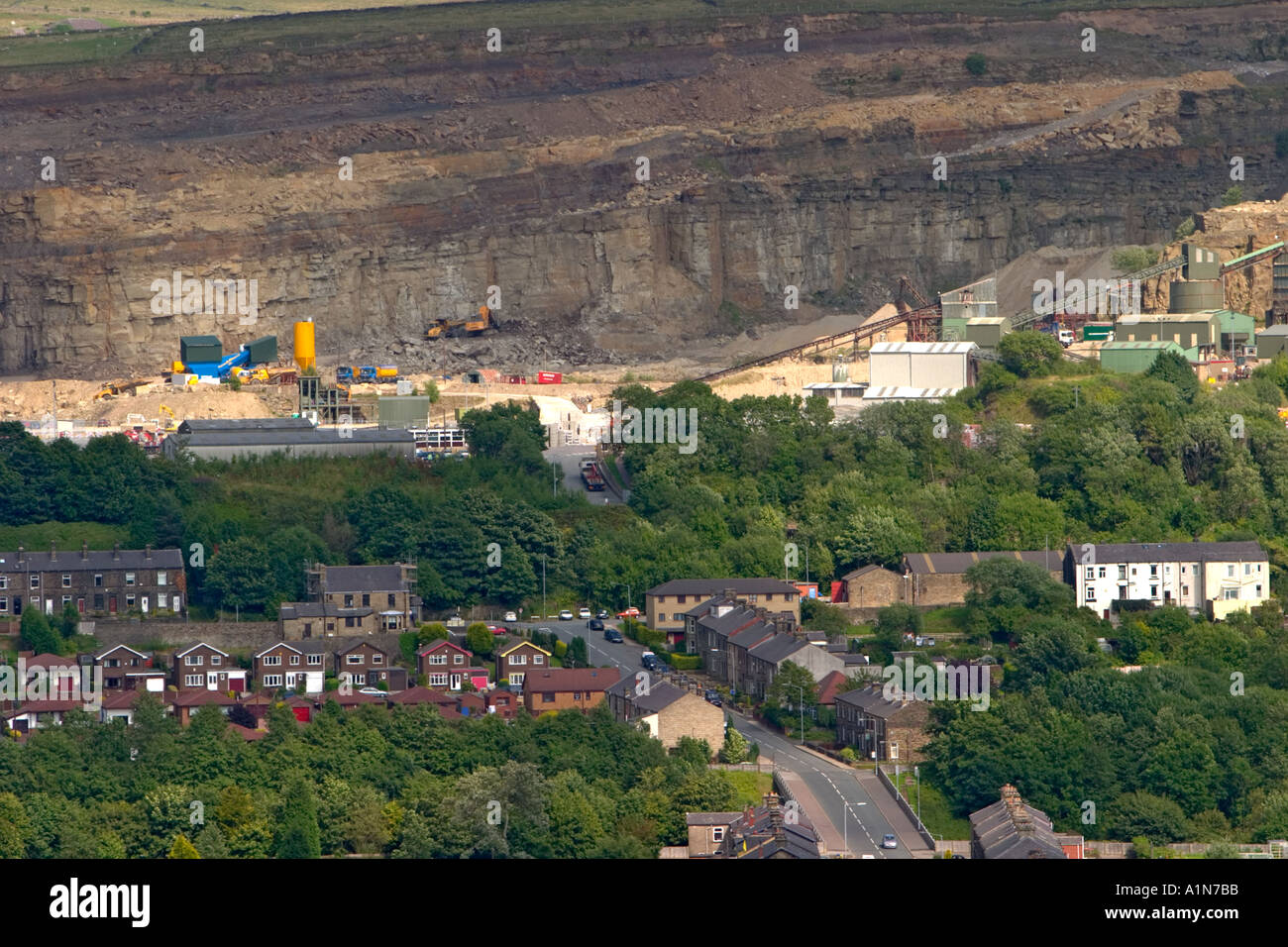 Quarry cut into hillside hires stock photography and images Alamy