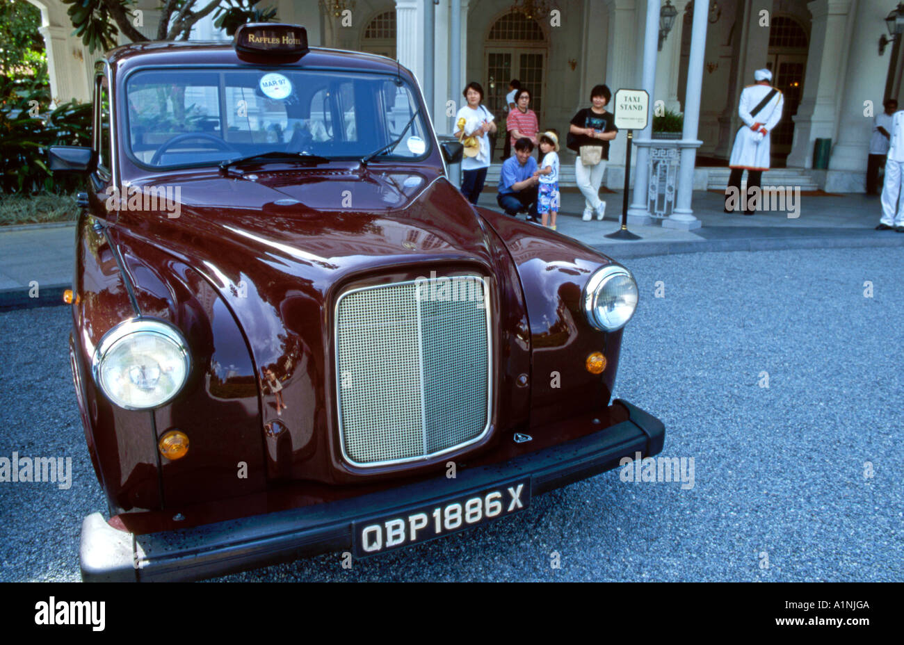 Raffles Hotel's London cab, Singapore Stock Photo
