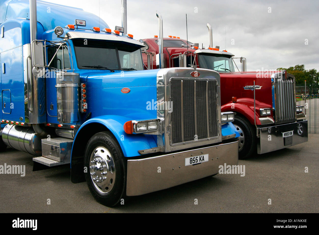 American Peterbilt and Kenworth Trucks Stock Photo Alamy