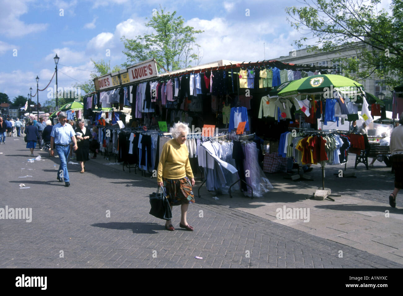 Street Market day in Great Yarmouth Stock Photo Alamy