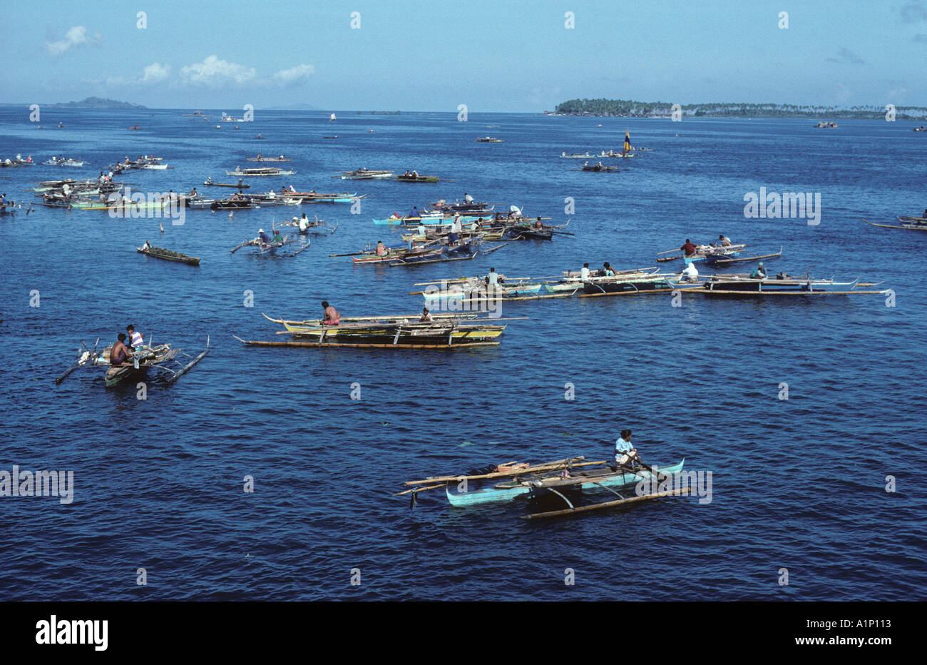 Badjao or Tau Laut sea gypsies Isabela harbour Basilan Strait Basilan Island Mindanao Philippines Stock Photo