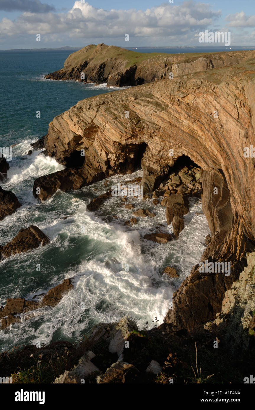 Pembrokeshire stratified rocks hi-res stock photography and images - Alamy