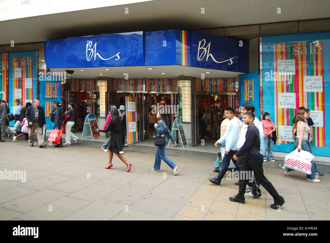 London City of Westminster Oxford Street shoppers BHS British Home