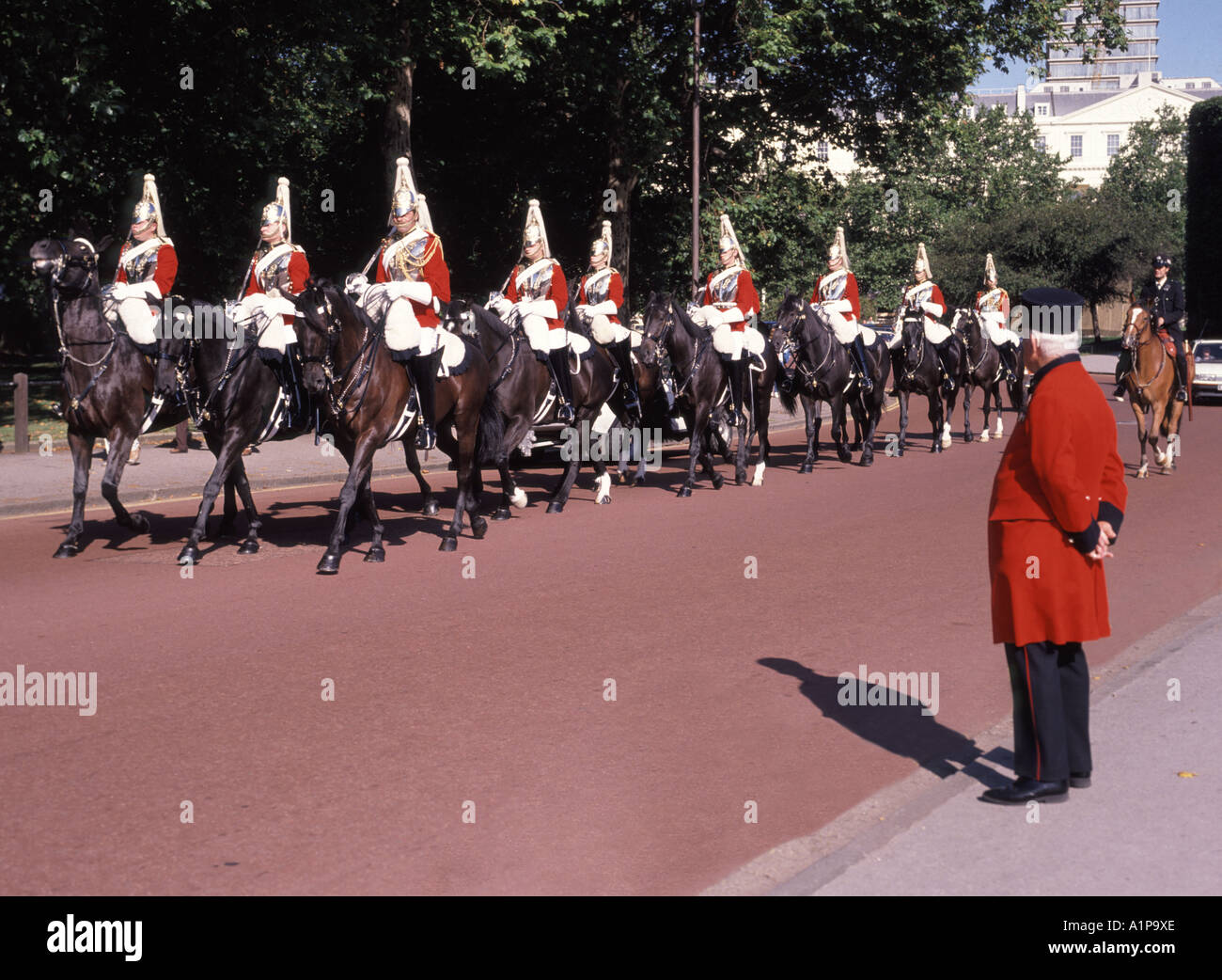 London troopers Household Cavalry Mounted Regiment Life Guards arriving