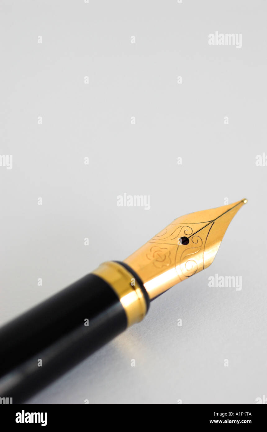 Fountain pen close up view Stock Photo - Alamy