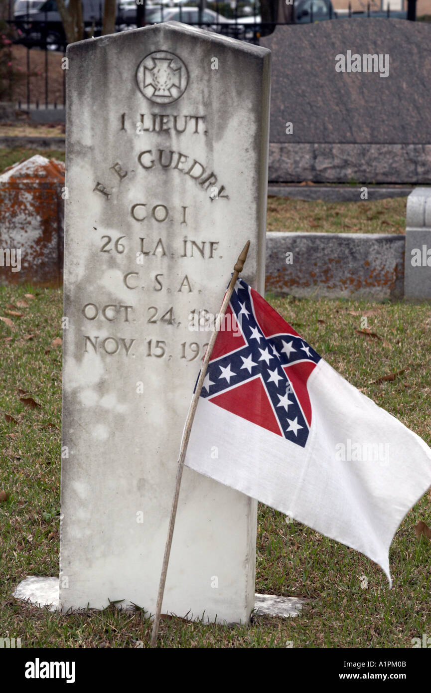 Tombstones and confederate stainless banner flag Stock Photo Alamy