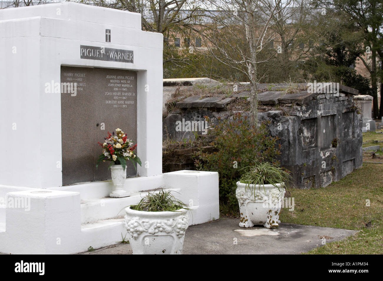Above ground crypt in graveyard Stock Photo Alamy