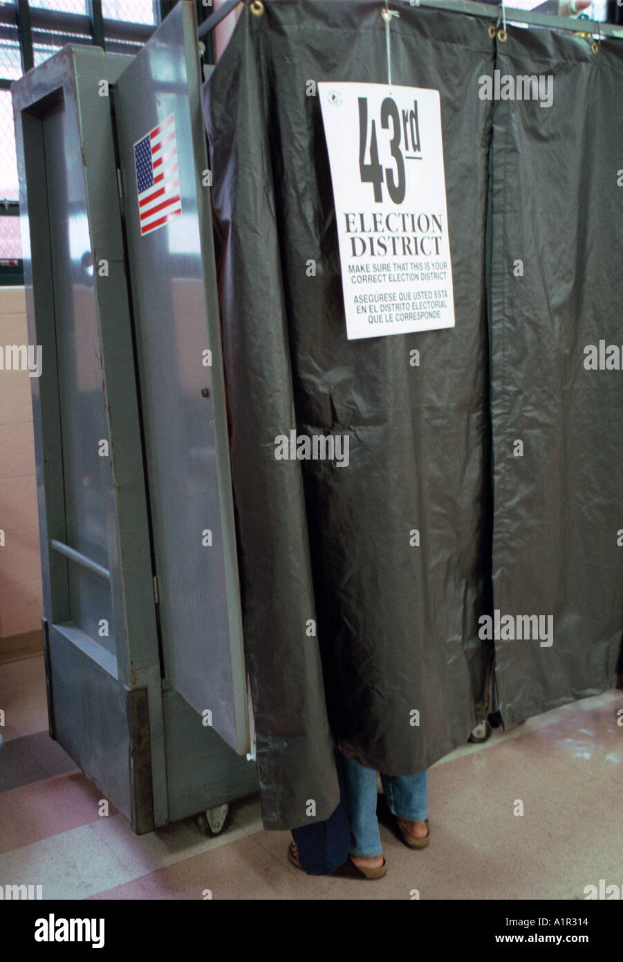 43rd ED precinct sign at a polling place Stock Photo - Alamy