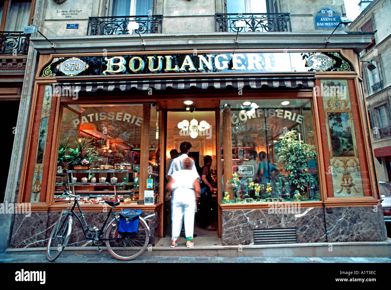 Vintage French Bakery Shop Front, Paris France, &quot;Boulangerie Stock Photo: 1917931 - Alamy