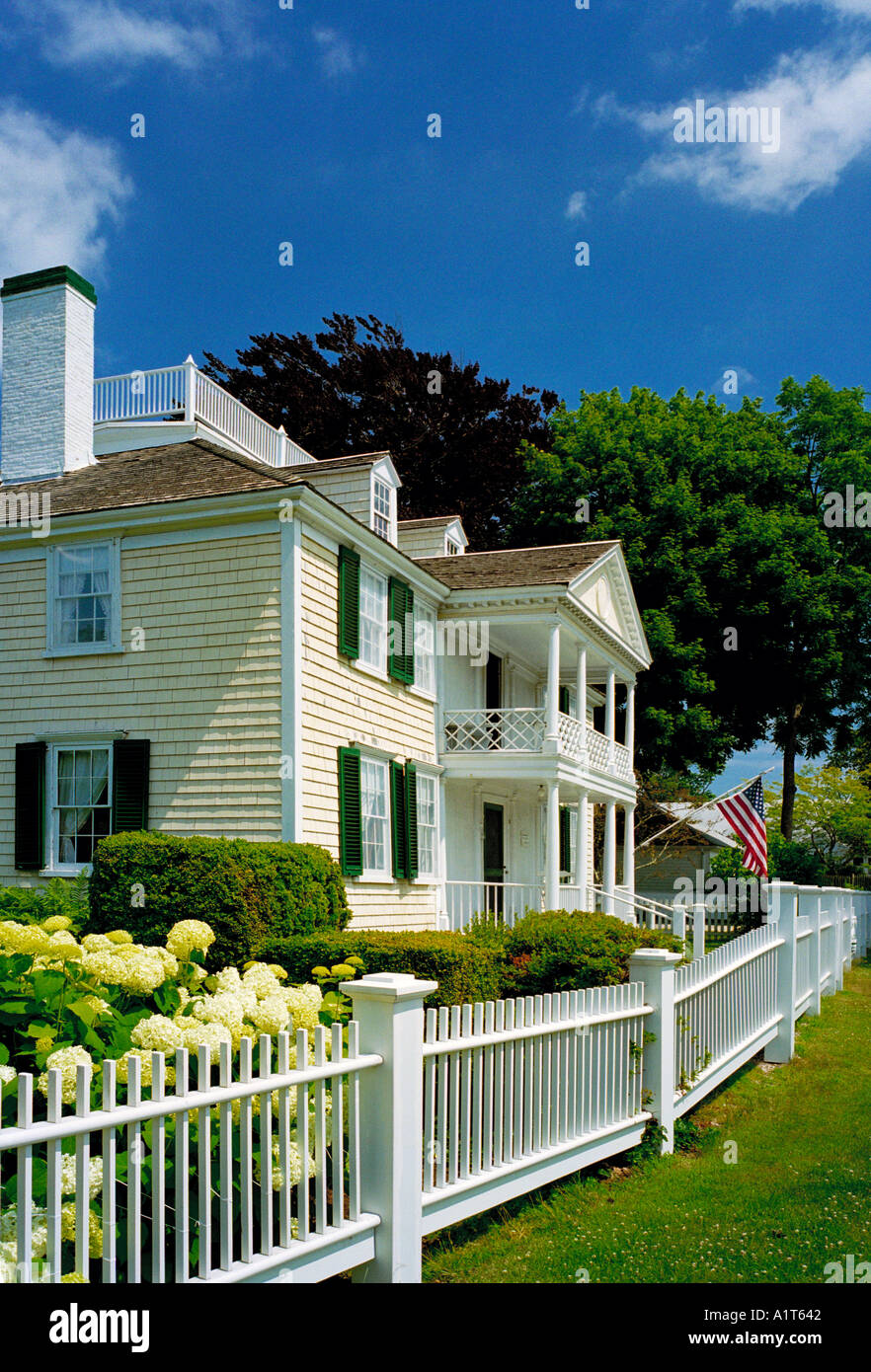 Clapboard house hires stock photography and images Alamy