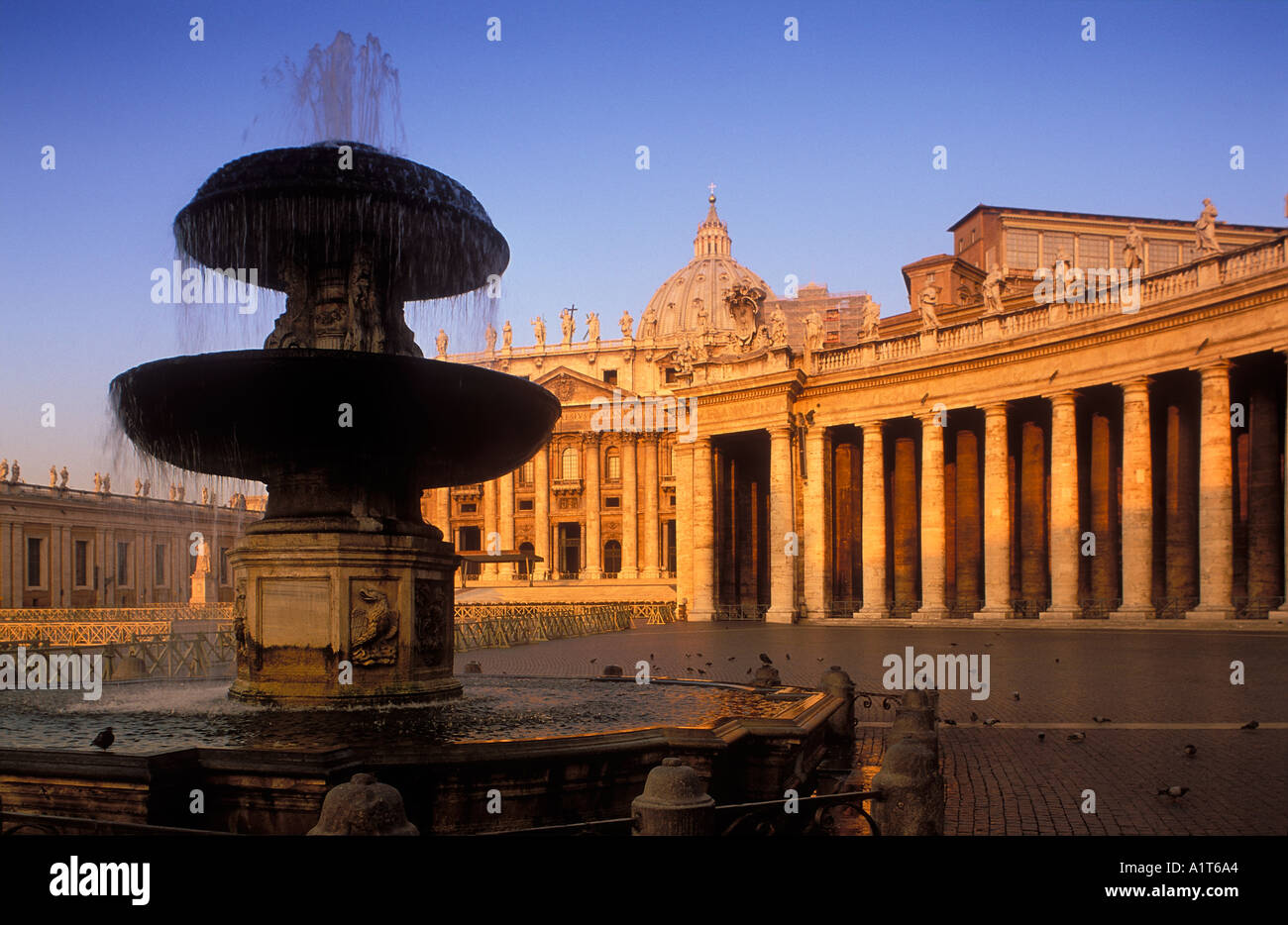Italy rome vatican square hi-res stock photography and images - Alamy