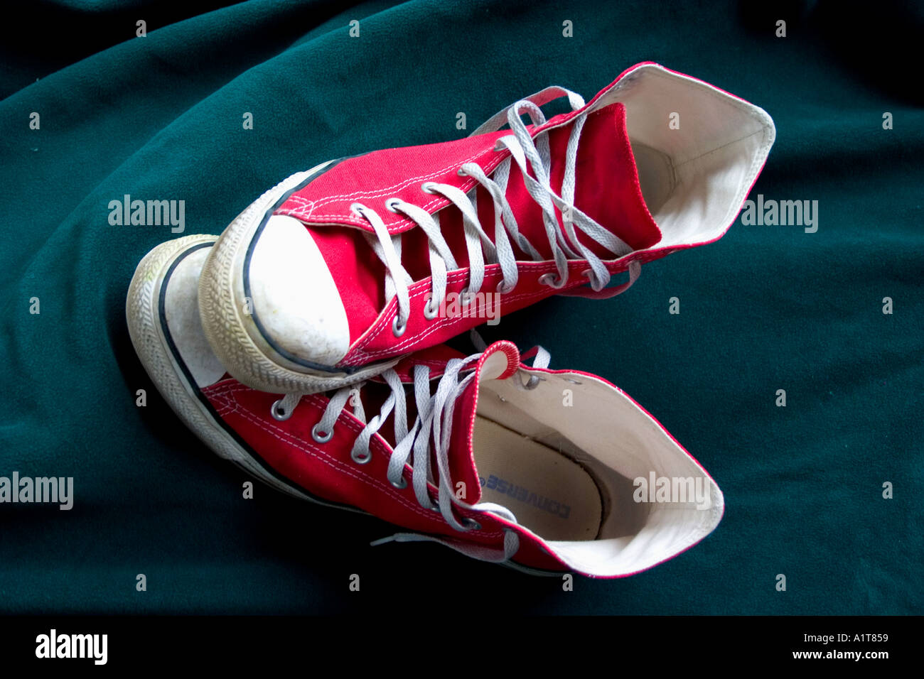 red converse chuck taylor high tops