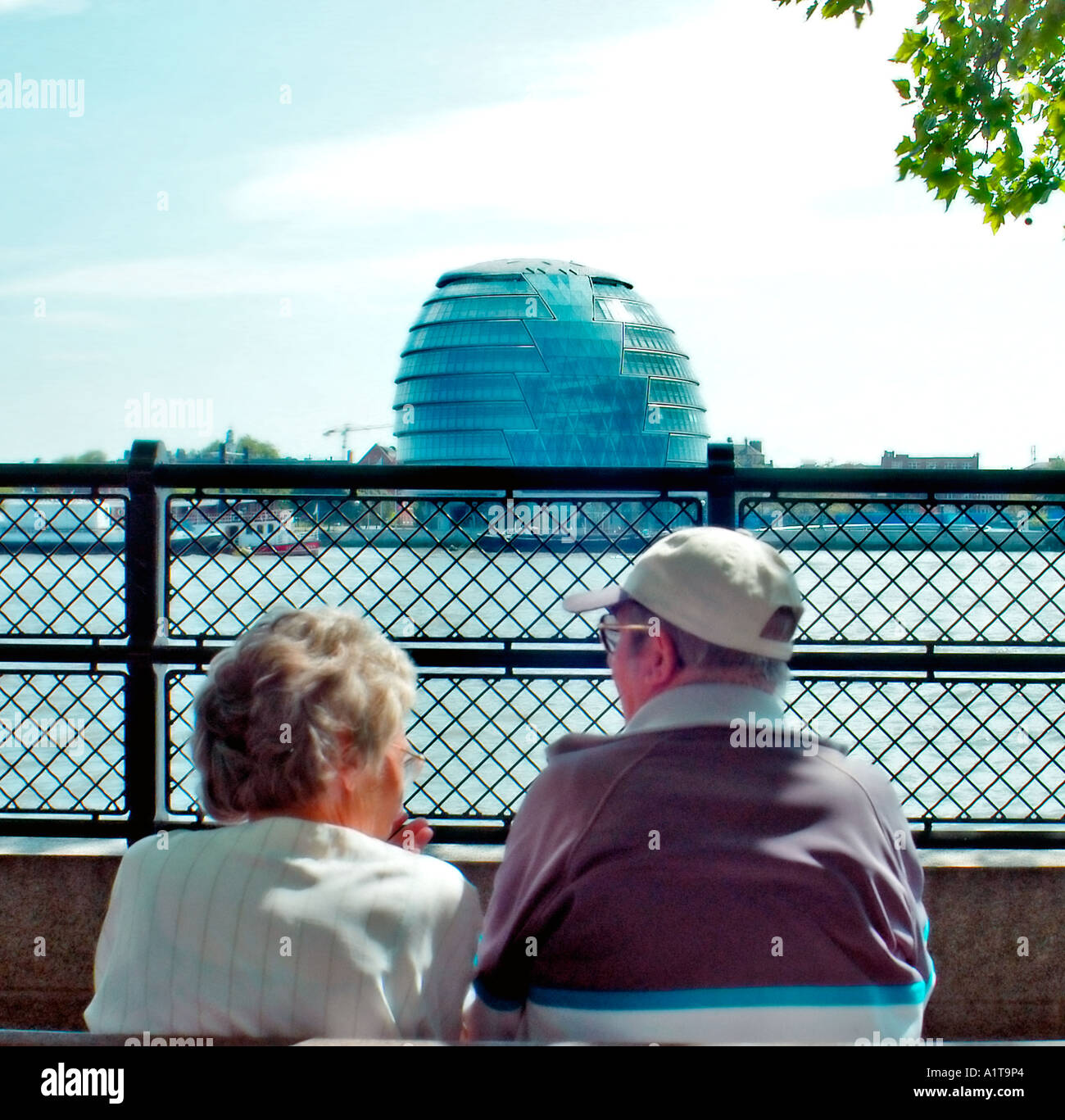 Couple Bench Sitting View London High Resolution Stock Photography and ...