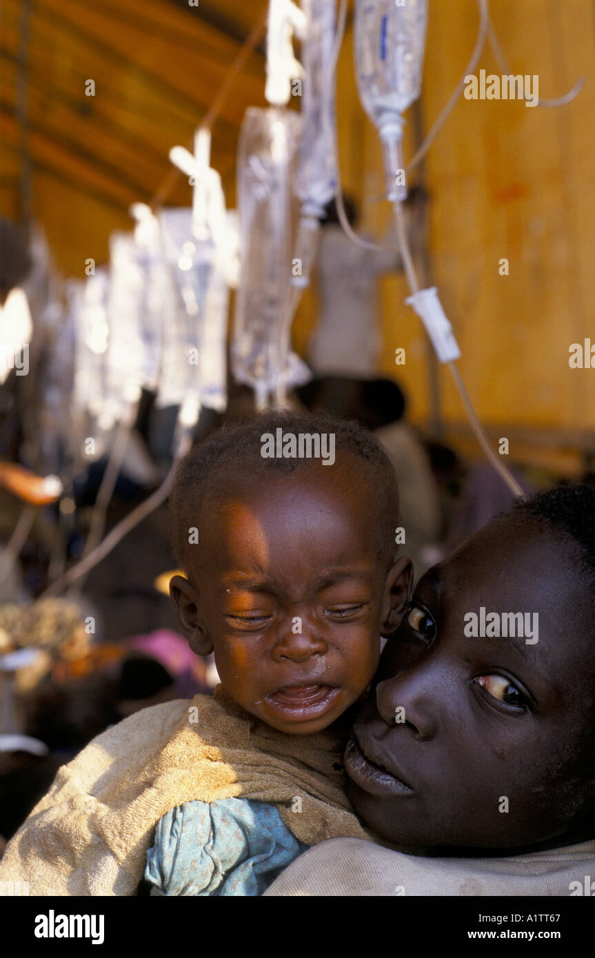 RWANDAN REFUGEES IN ZAIRE KATALE CAMP CHOLERA WARD ORGANISED BY MSF ...