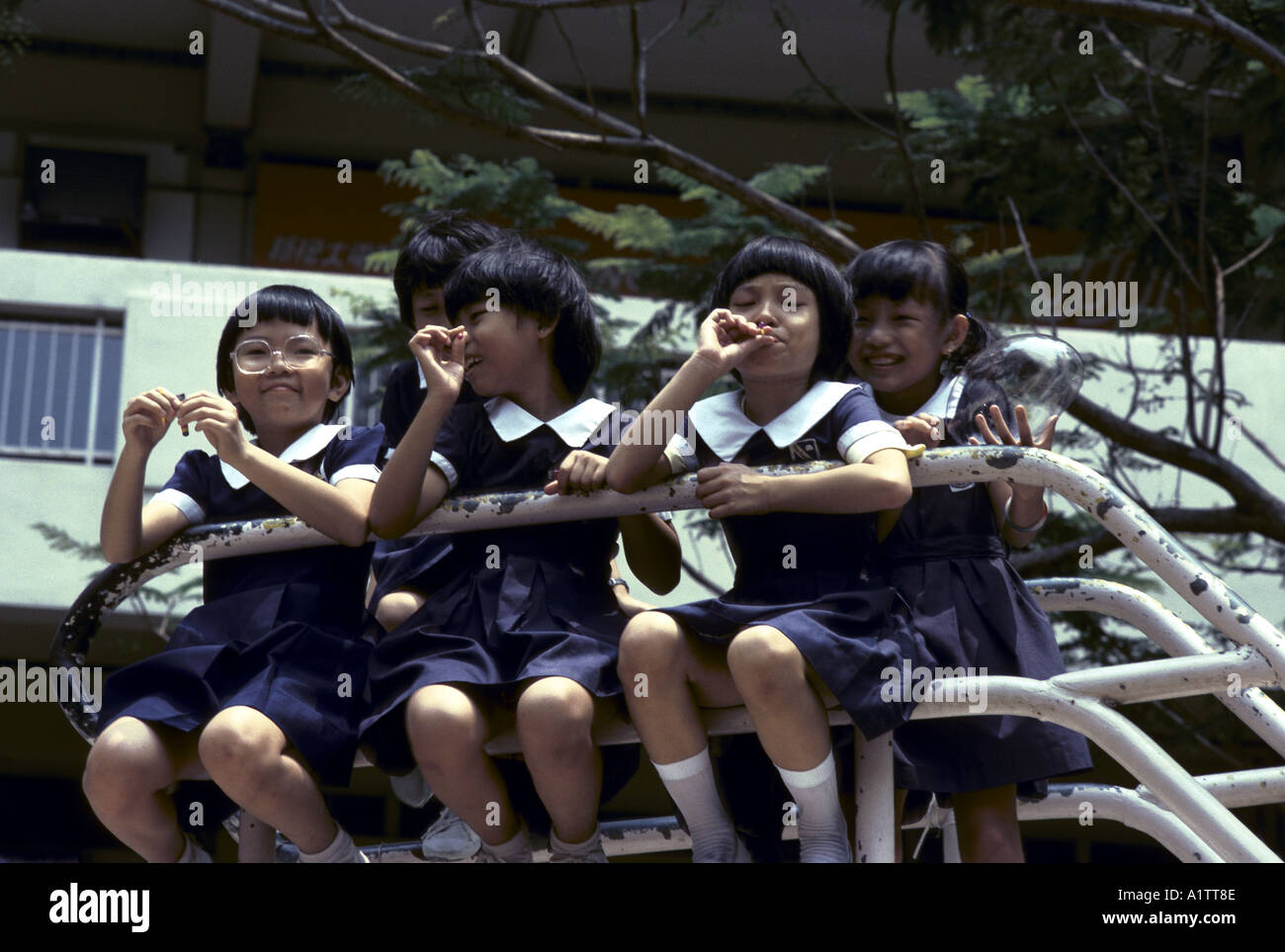Children primary school singapore hi-res stock photography and images ...
