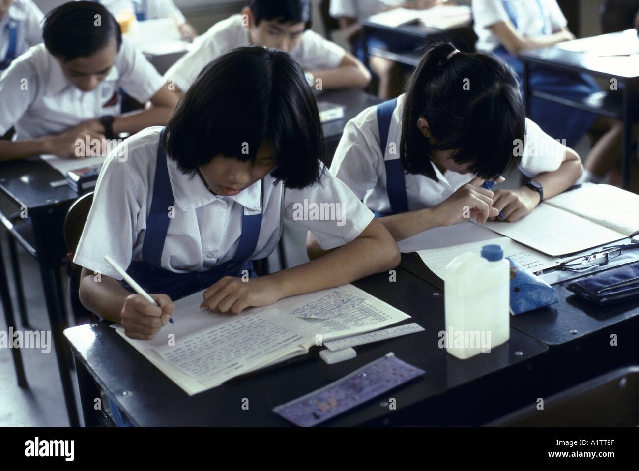Singapore school children classroom hi-res stock photography and images ...