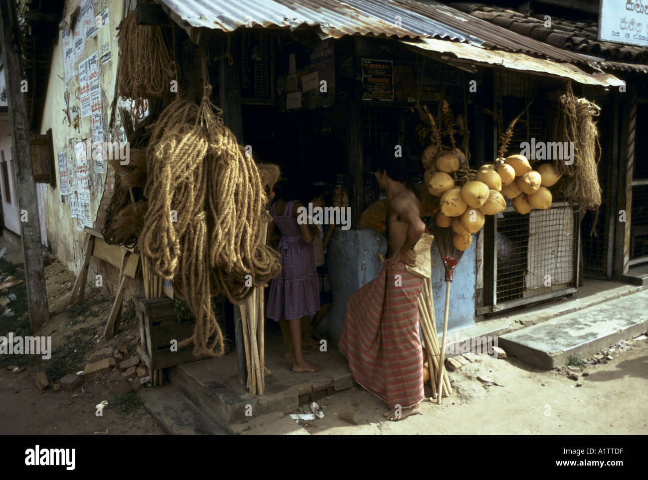 Coconut fibre rope hires stock photography and images Alamy
