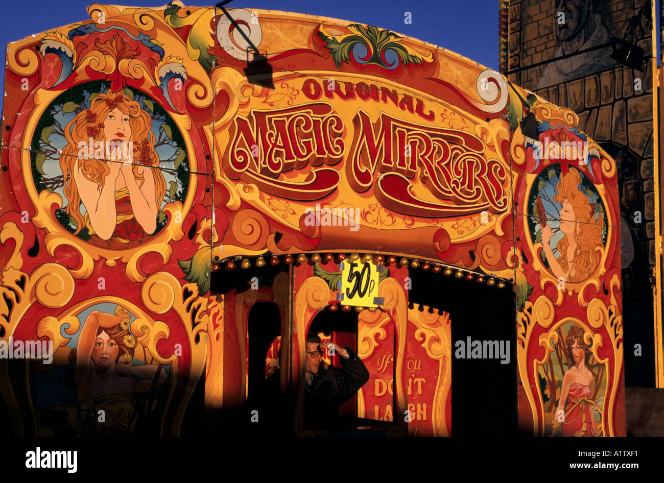 FAIRGROUNDS HULL FAIR 1996. Magic mirrors attraction Stock Photo Alamy