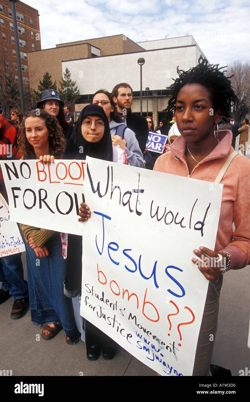 Detroit Michigan Students at Wayne State University hold a demonstration against the Iraq war on the first day of the war Stock Photo