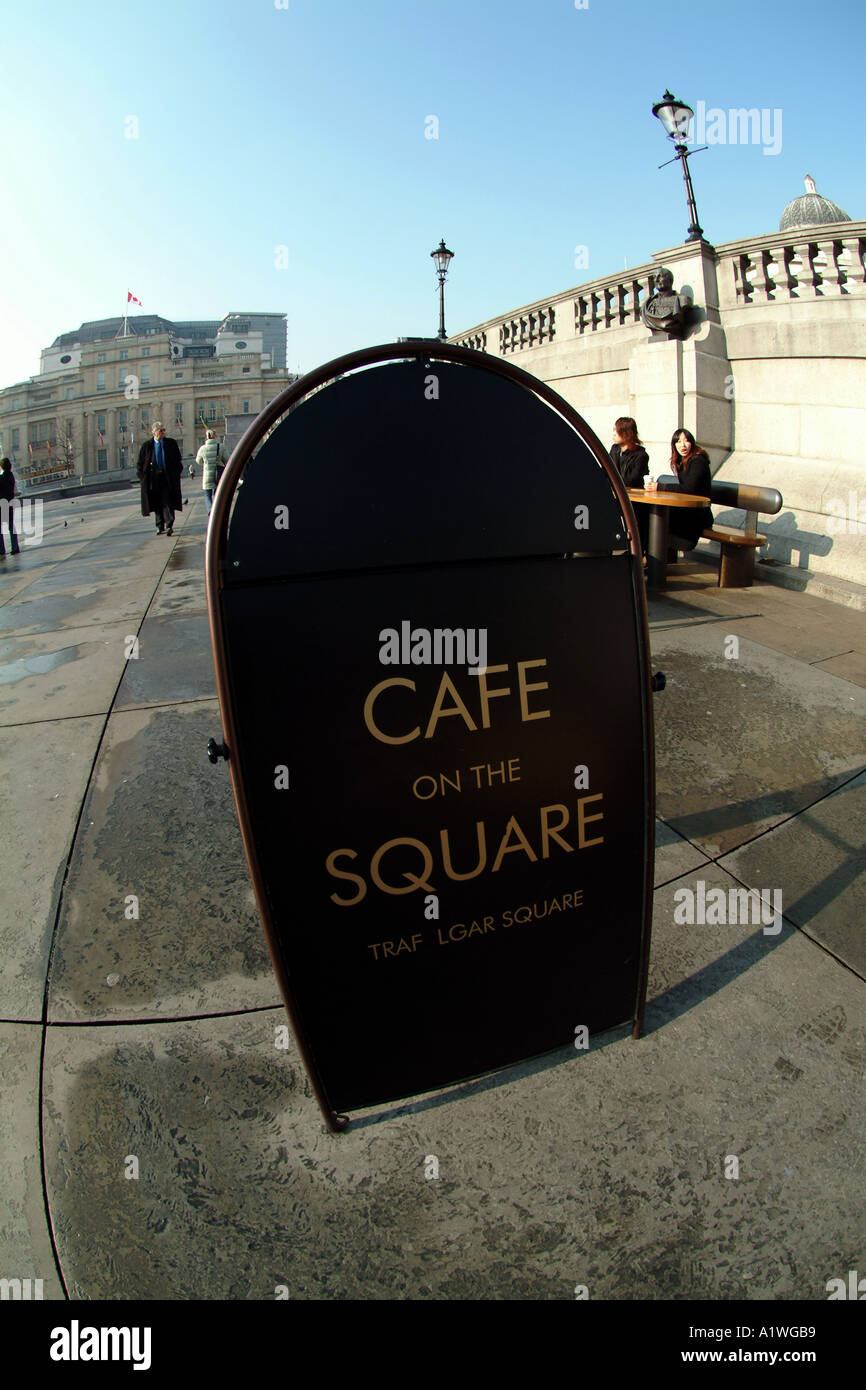 Trafalgar square cafe hi-res stock photography and images - Alamy