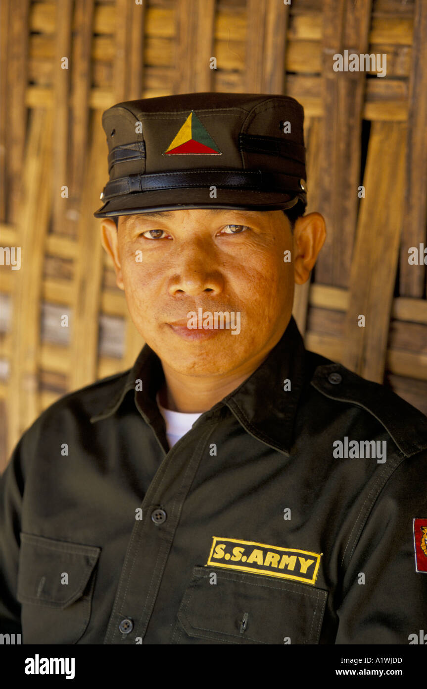 BURMA . COLONEL YAWD COMMANDER OF THE SHAN STATE ARMY DECEMBER  2001 Stock Photo