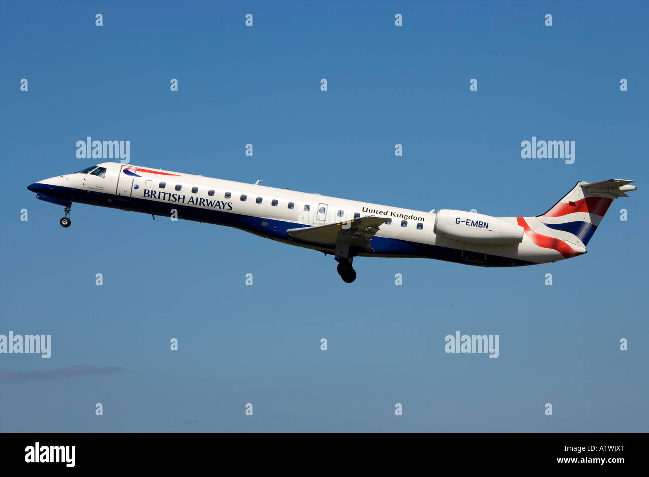 British airways embraer erj 145 hi-res stock photography and images - Alamy