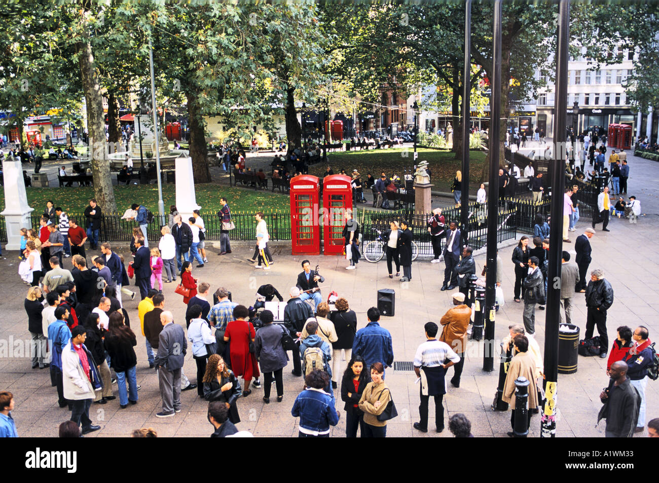 Crowd of people in LEICESTER SQUARE LONDON 2000 Stock Photo