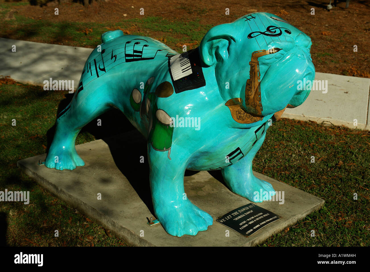 AJD54292, Athens, GA, Georgia, "We Let the Dogs Out" Georgia Dawgs, Bull Dog Statue Stock Photo