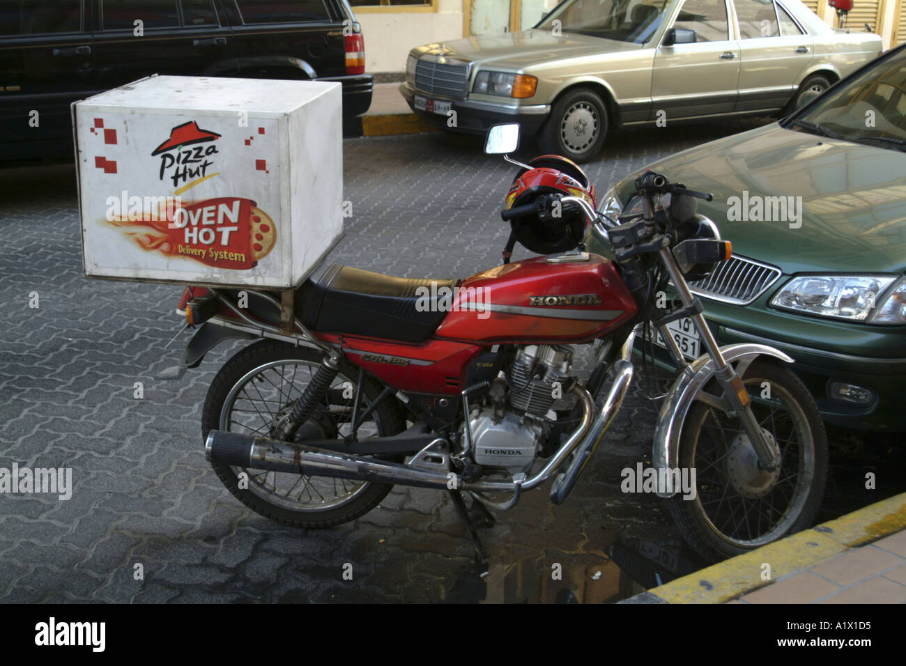 Pizzaria Baby de Lins - Algum motoqueiro com moto pra fazer um extra aqui  na pizzaria hoje (domingo)?