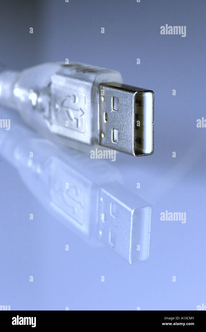 Wires confusion computers hi-res stock photography and images - Alamy