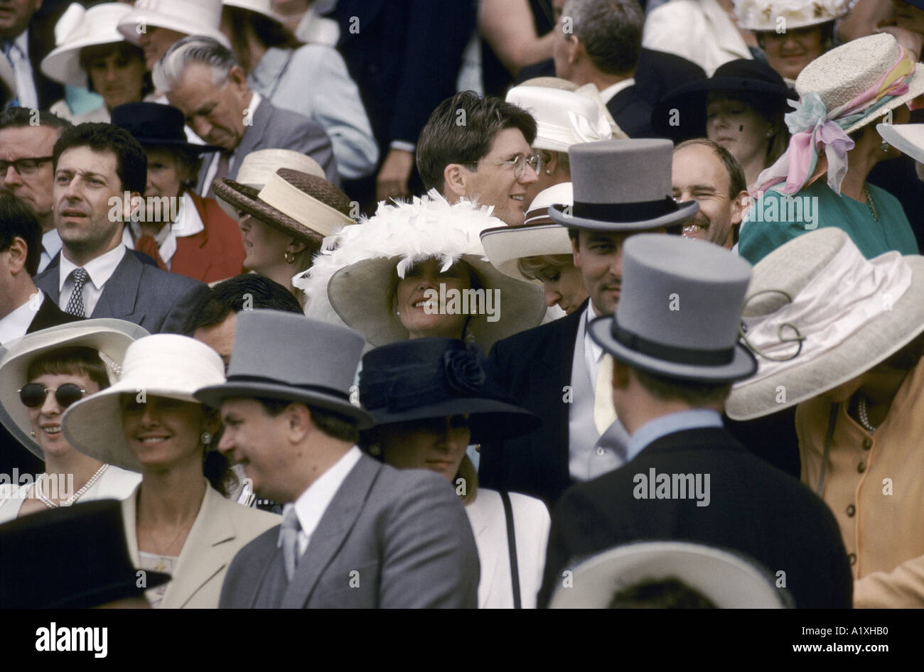 Women wearing hats royal ascot hi-res stock photography and images - Alamy