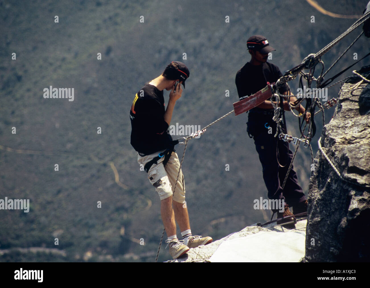 Person Absailing Abseiling down table mountain cape town hi-res stock photography and ...