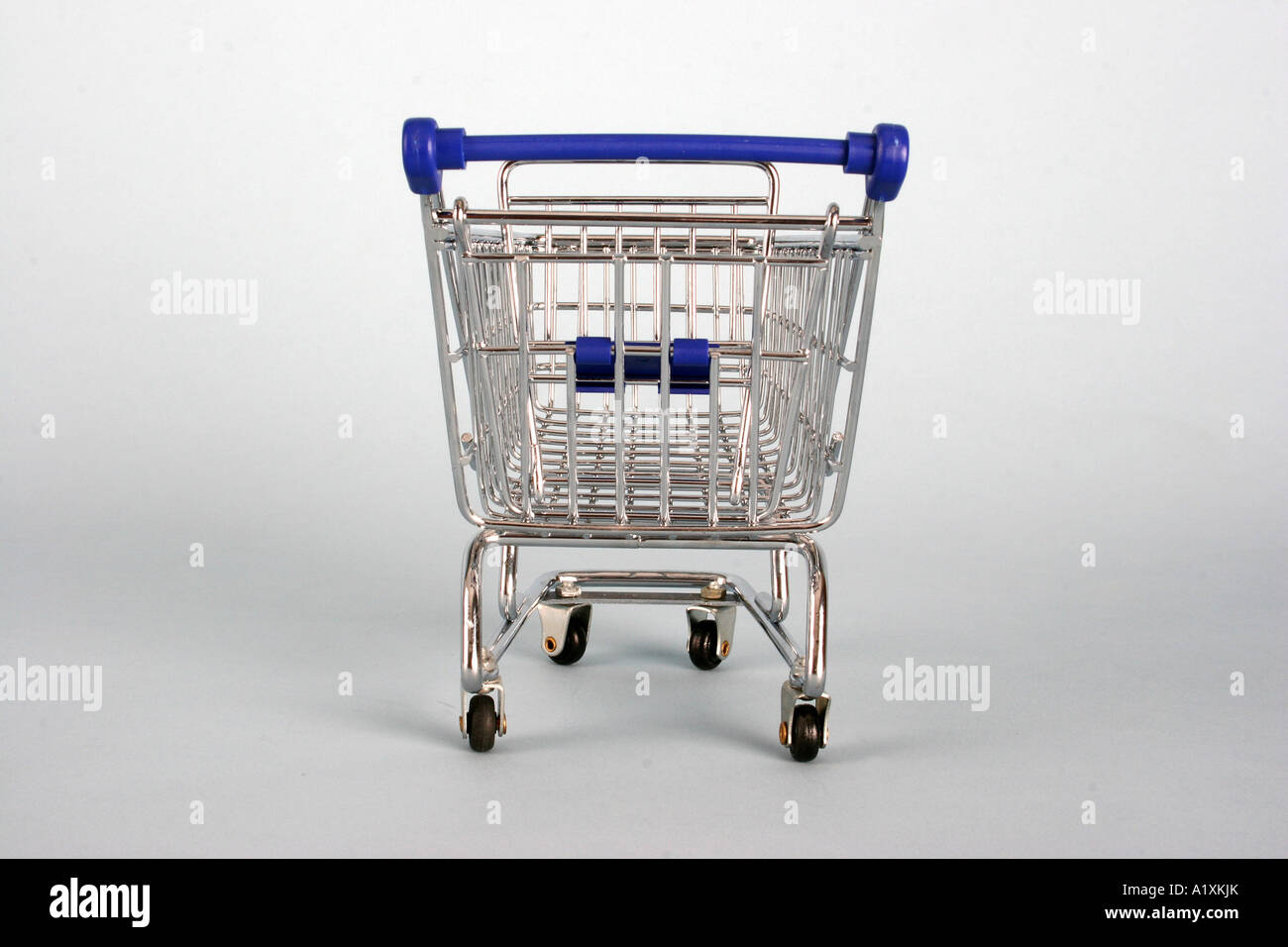 an empty cart Stock Photo Alamy