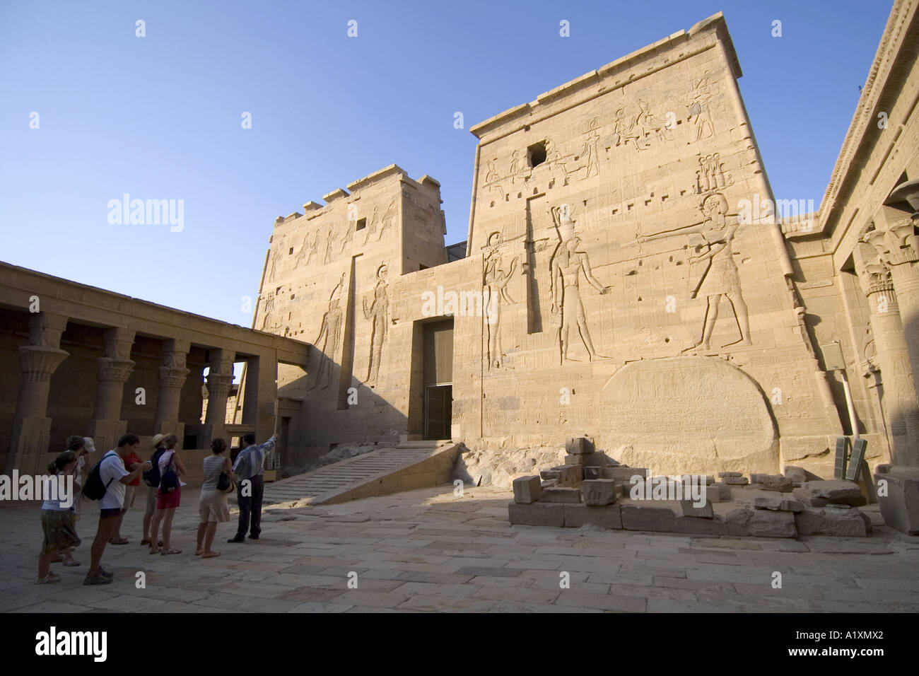 Ancient pharaonic carvings hi-res stock photography and images - Alamy