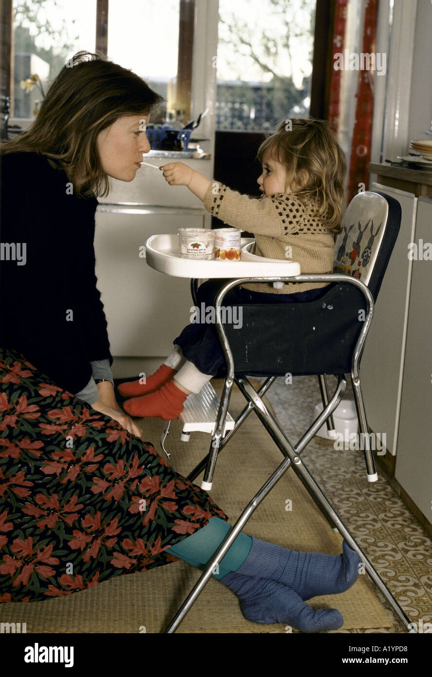 feeding chair for 2 year old