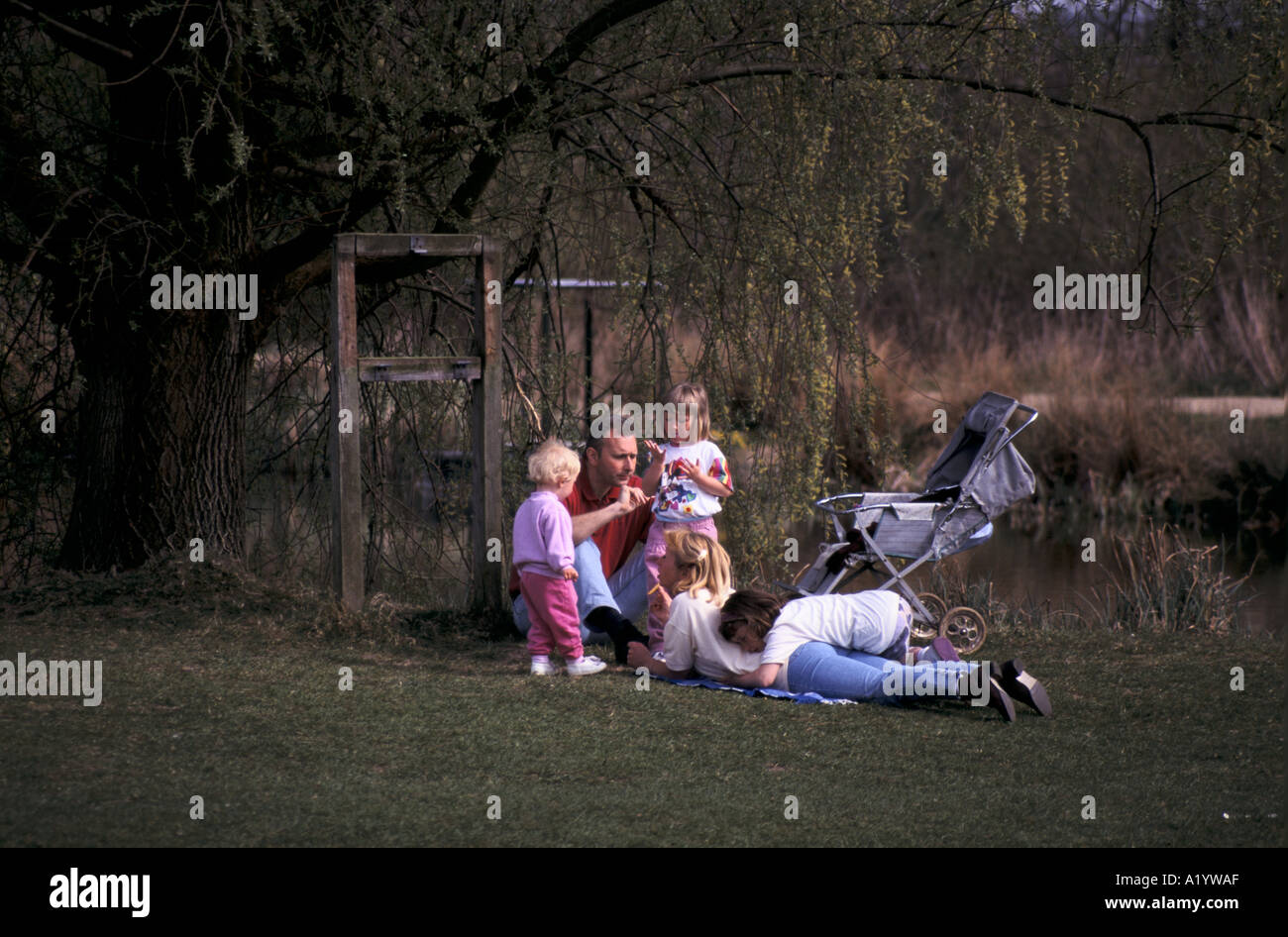 FAMILY DAY OUT IN HATFIELD FOREST ESSEX EASTER MONDAY 1995 Stock Photo